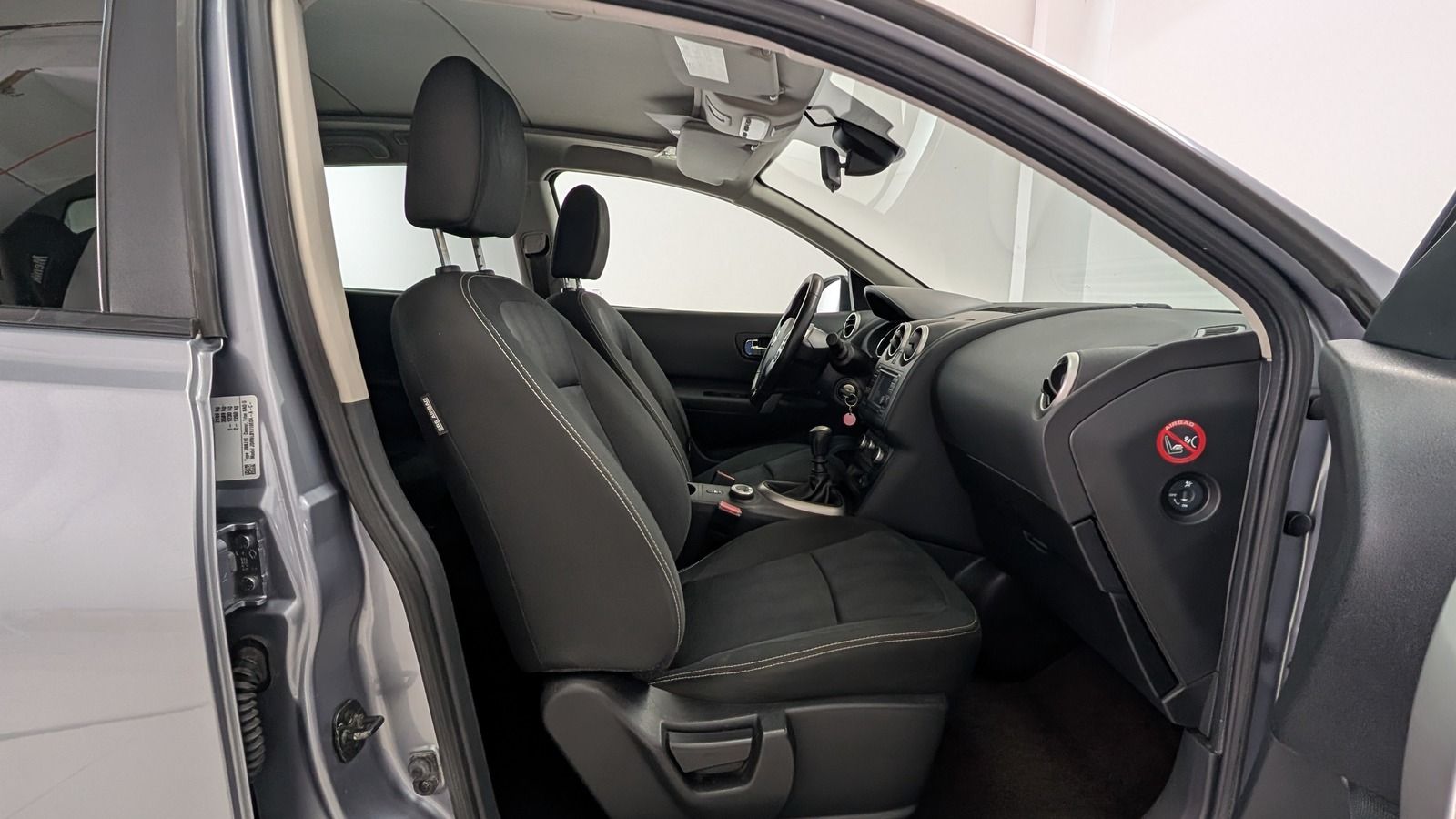 Fahrzeugabbildung Nissan Qashqai+2 2.0i 4x4 * AHK * Navi * Pano Acenta 7-