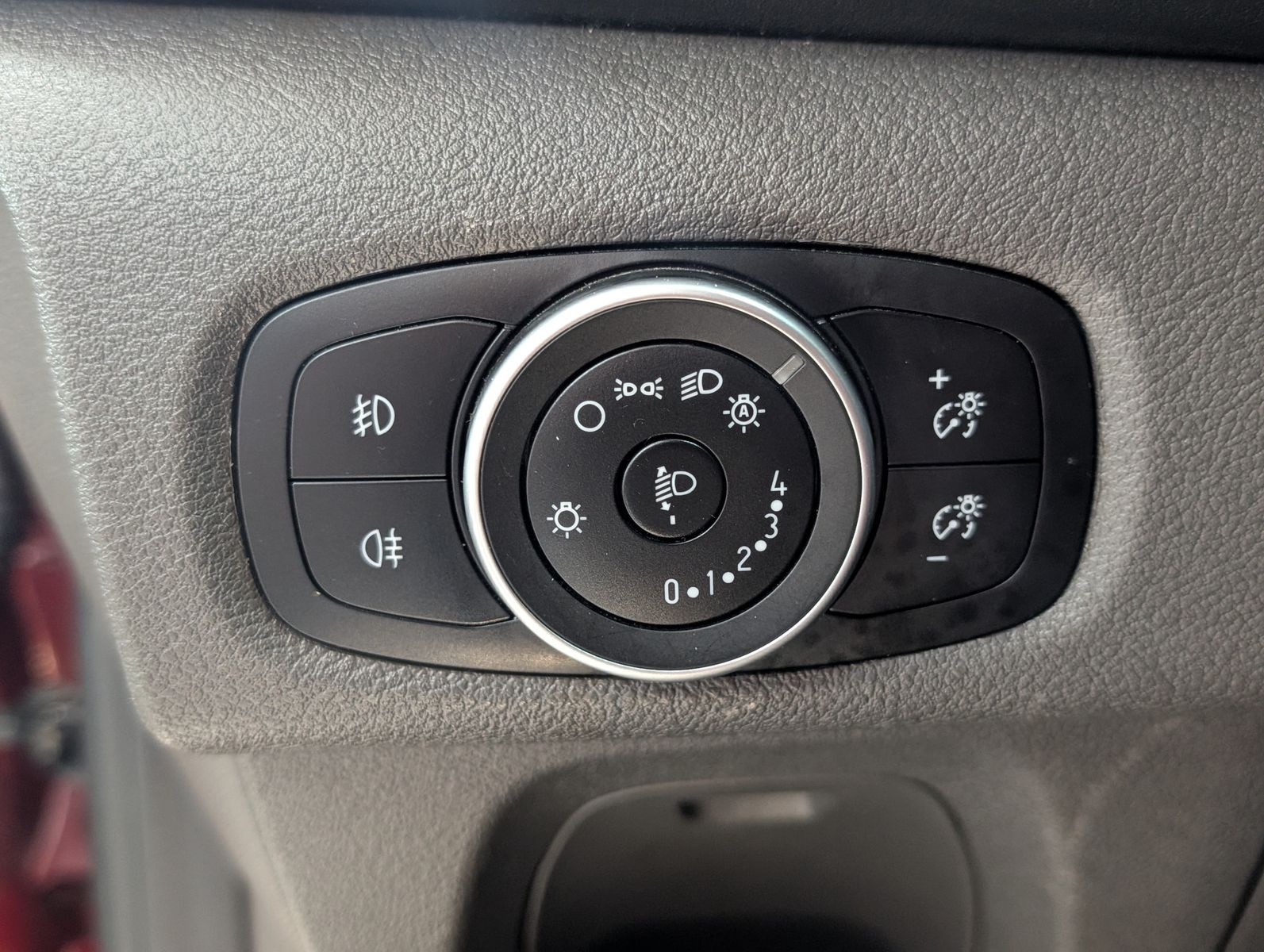 Fahrzeugabbildung Ford Tourneo Custom 320 L2LEDER KAM LED ZHZ 2x KLIMA