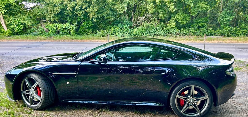 Aston Martin V8 Vantage