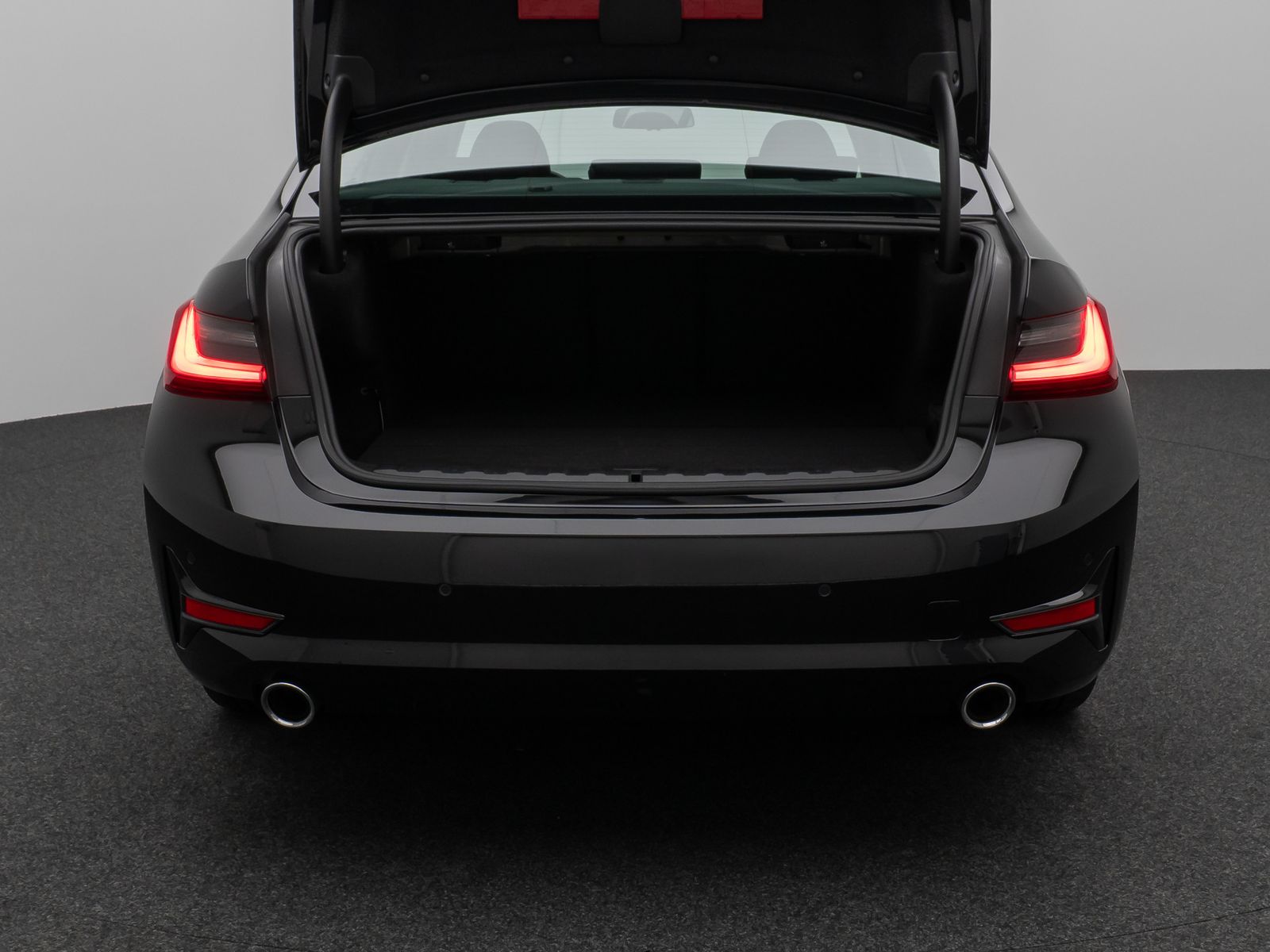 Fahrzeugabbildung BMW 320e Kamera DAB HiFi Lenkradheizung Alarm Parkas