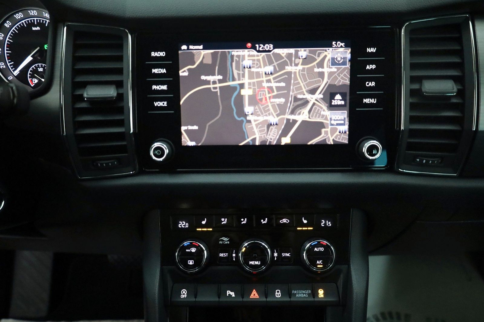 Fahrzeugabbildung SKODA Kodiaq Ambition T.Leder,Navi,Panorama,Kamera,SH