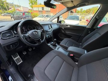 Volkswagen Golf - 11