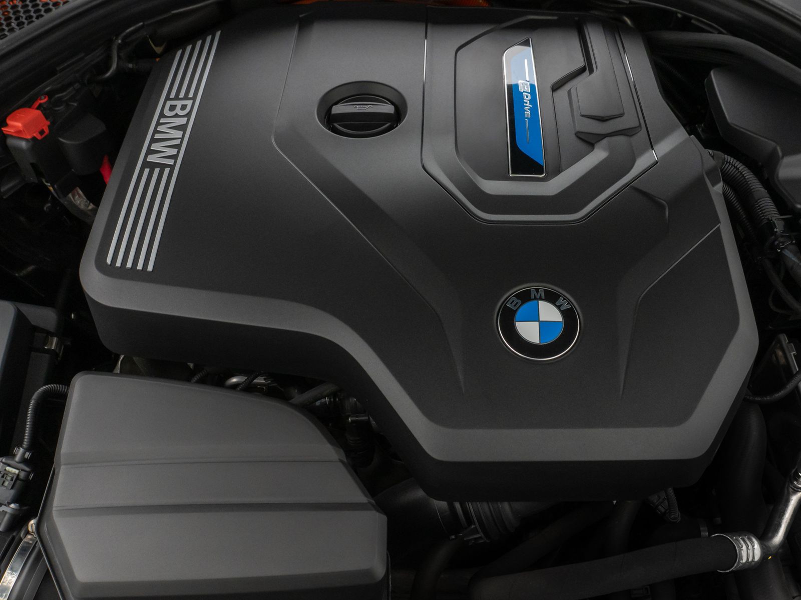 Fahrzeugabbildung BMW 330e xD Sport Line Panorama DAB HiFi Stop&Go AHK
