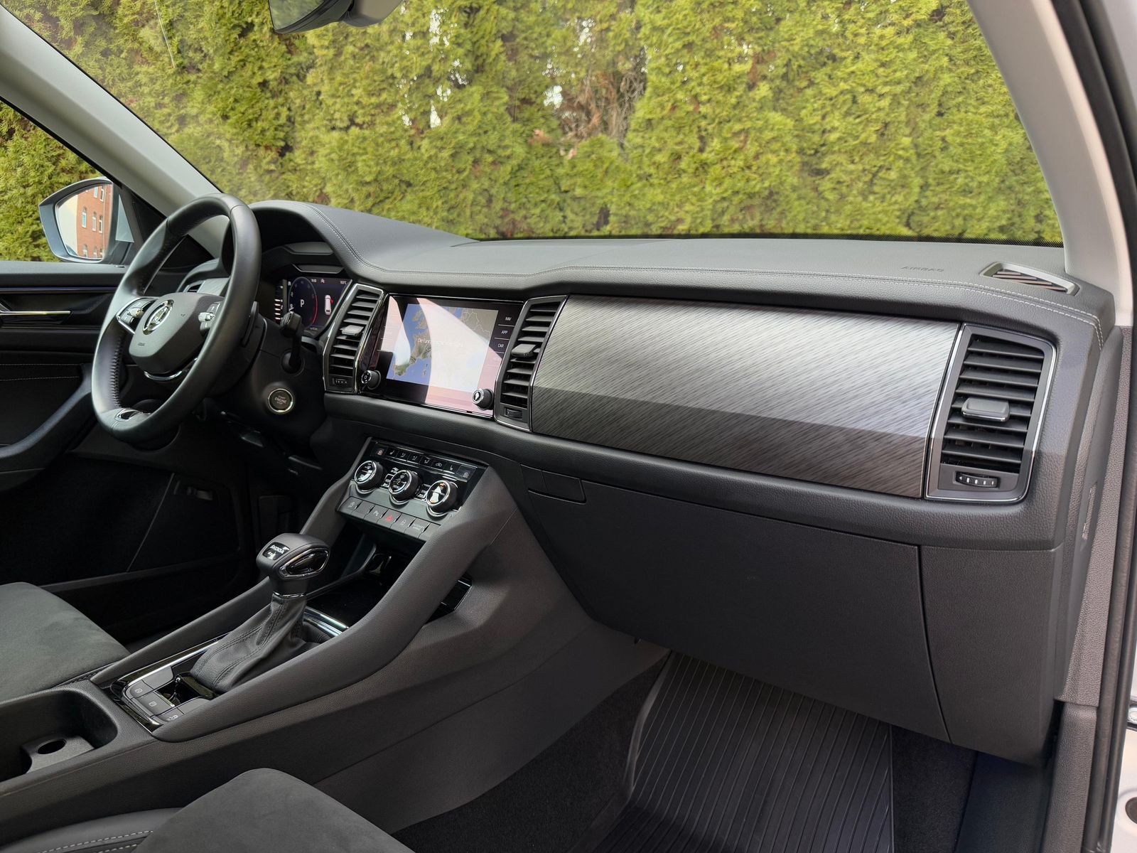 Fahrzeugabbildung SKODA Kodiaq 2.0 TSI DSG 4x4 Style MATRIX+KAM+ACC+VIRT