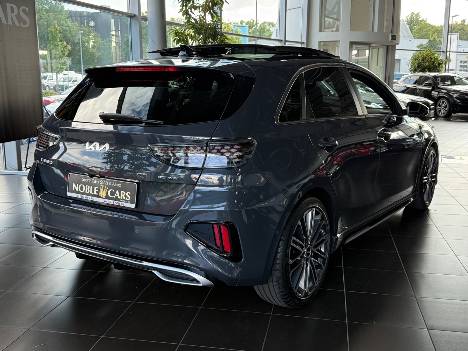 Fahrzeugabbildung Kia Ceed GT Line PANO JBL KAM LED