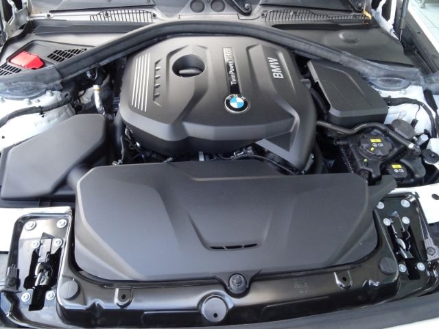 Fahrzeugabbildung BMW 120 i Advantage Autom. Navi, Leder, Sitzheizung