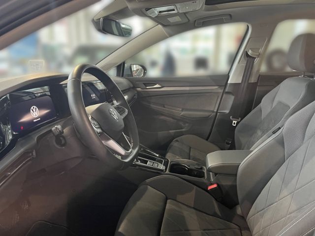 Fahrzeugabbildung Volkswagen Golf Variant VIII 2.0 TSI DSG STYLE PANO STHZG L