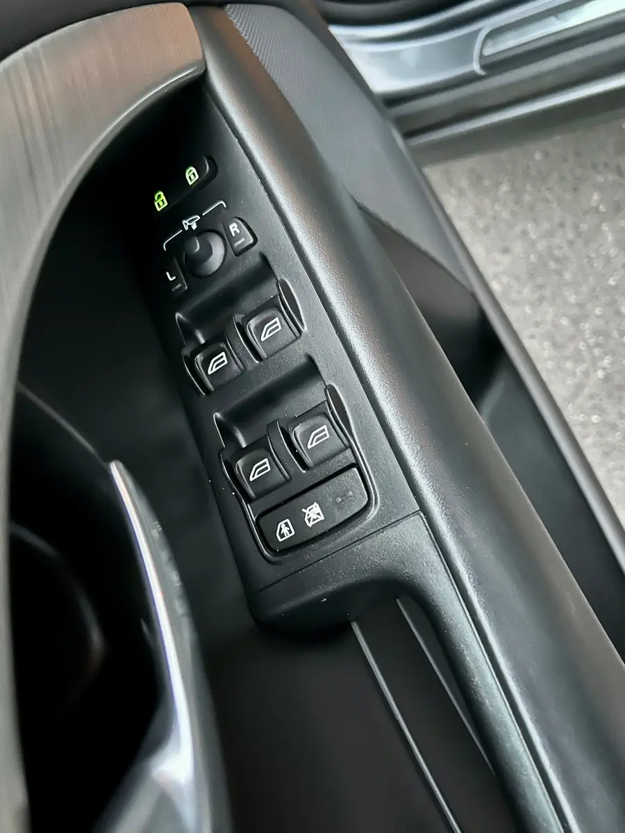 Volvo V70 2008 — photo 32
