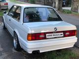 BMW 327i - BMW 3 Series: Halbautomatik