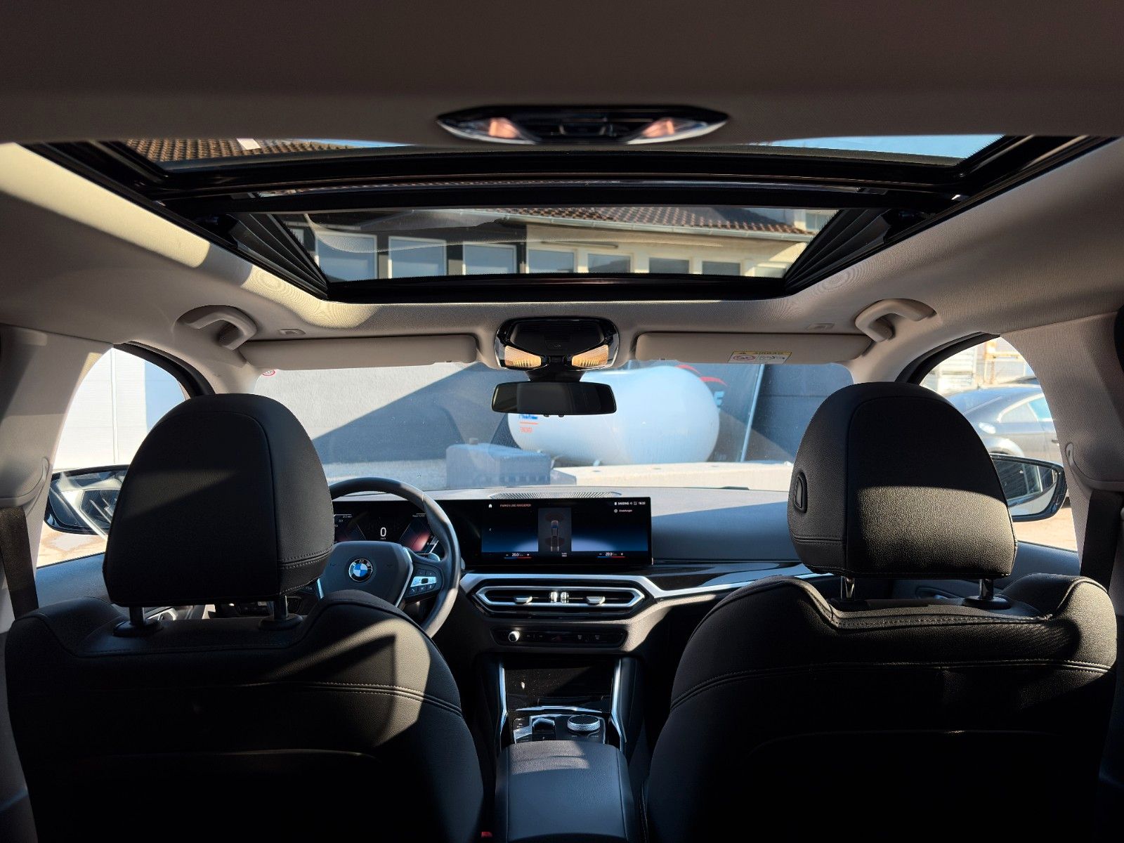 Fahrzeugabbildung BMW 330i Touring LEDER AKUSTIK PANO LED HiFi CarPlay