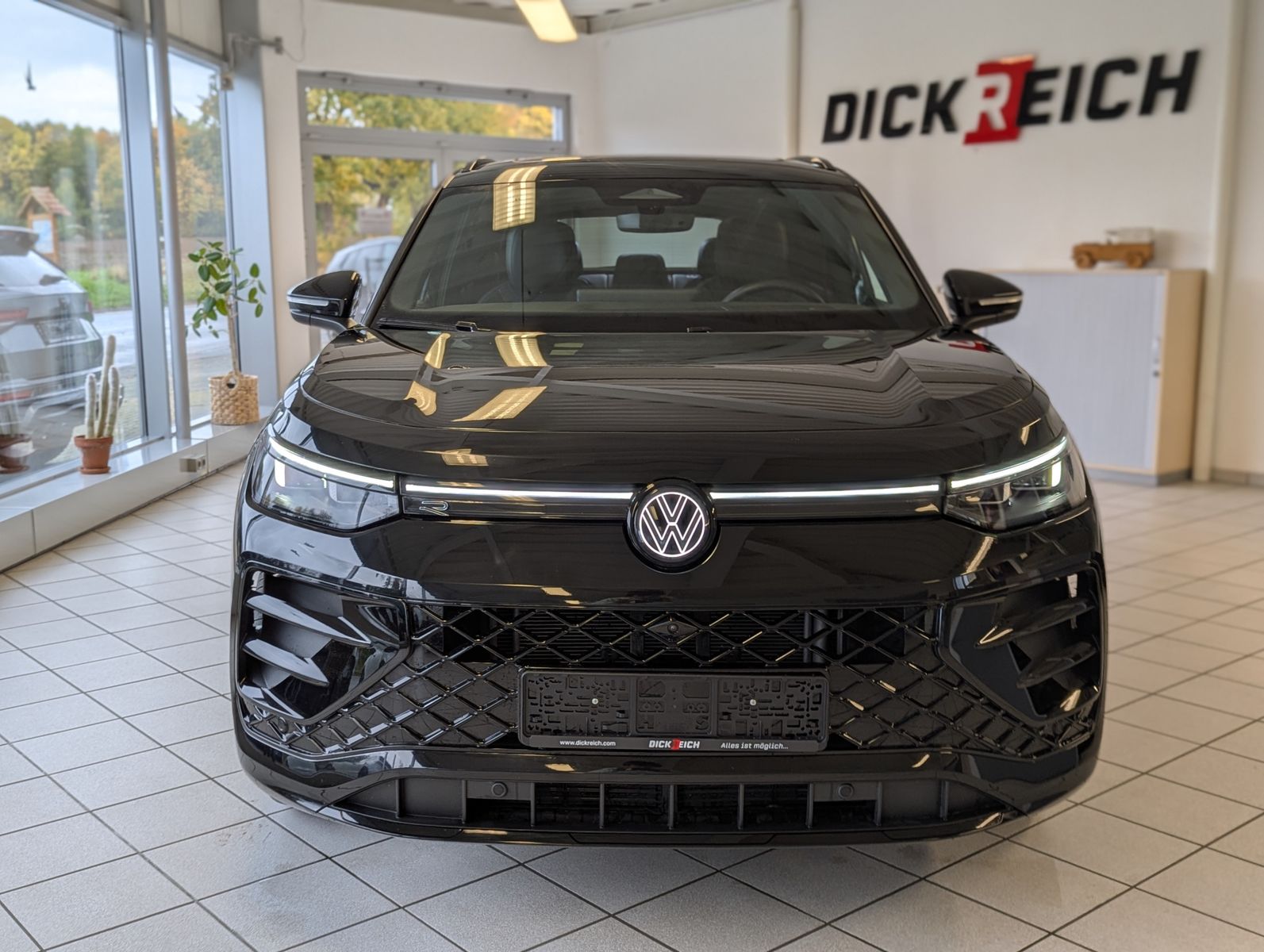 VW Tayron 2.0 R-Line Leder Launch Pano Black AHK 20 - Image 2