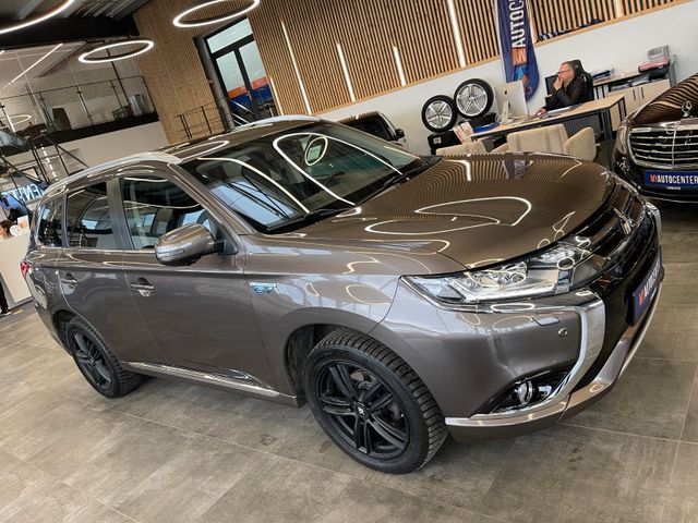 Mitsubishi Outlander PHEV Top 4WD *KAMERA*NAVI*LEDER*AHK*