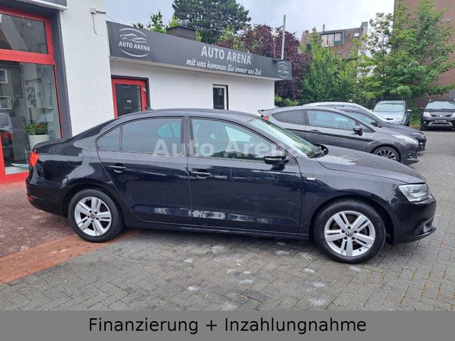 Volkswagen Jetta VI Match Leder 1.Hand Navi PDC STZ Top