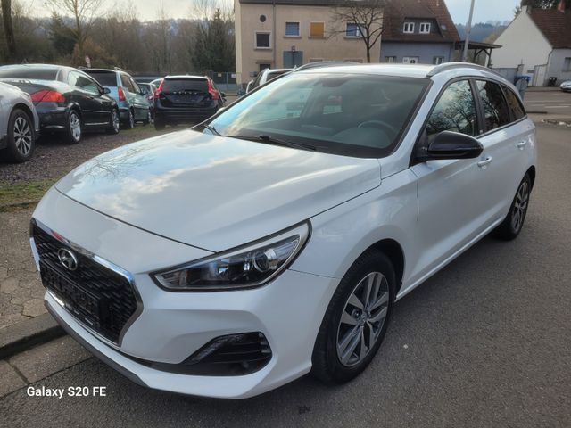 Hyundai i30 cw YES! Automatik