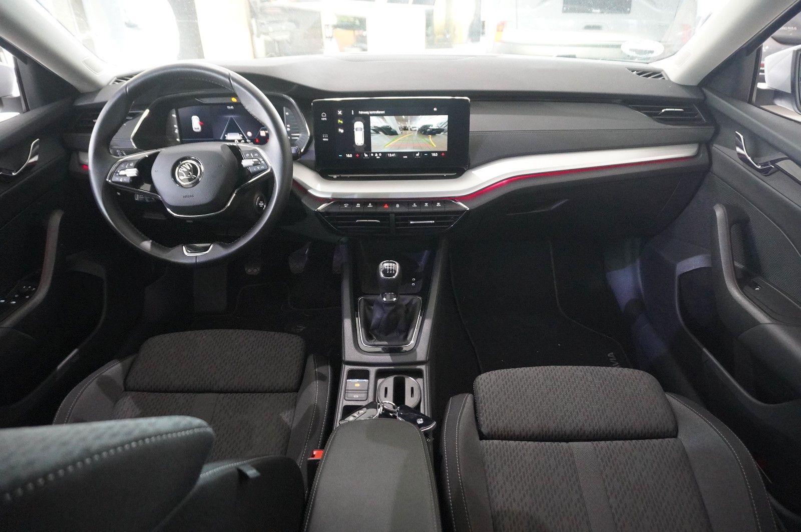 Fahrzeugabbildung SKODA Octavia Combi 2.0 TDI AMBITION NAVI/LED/KAMERA