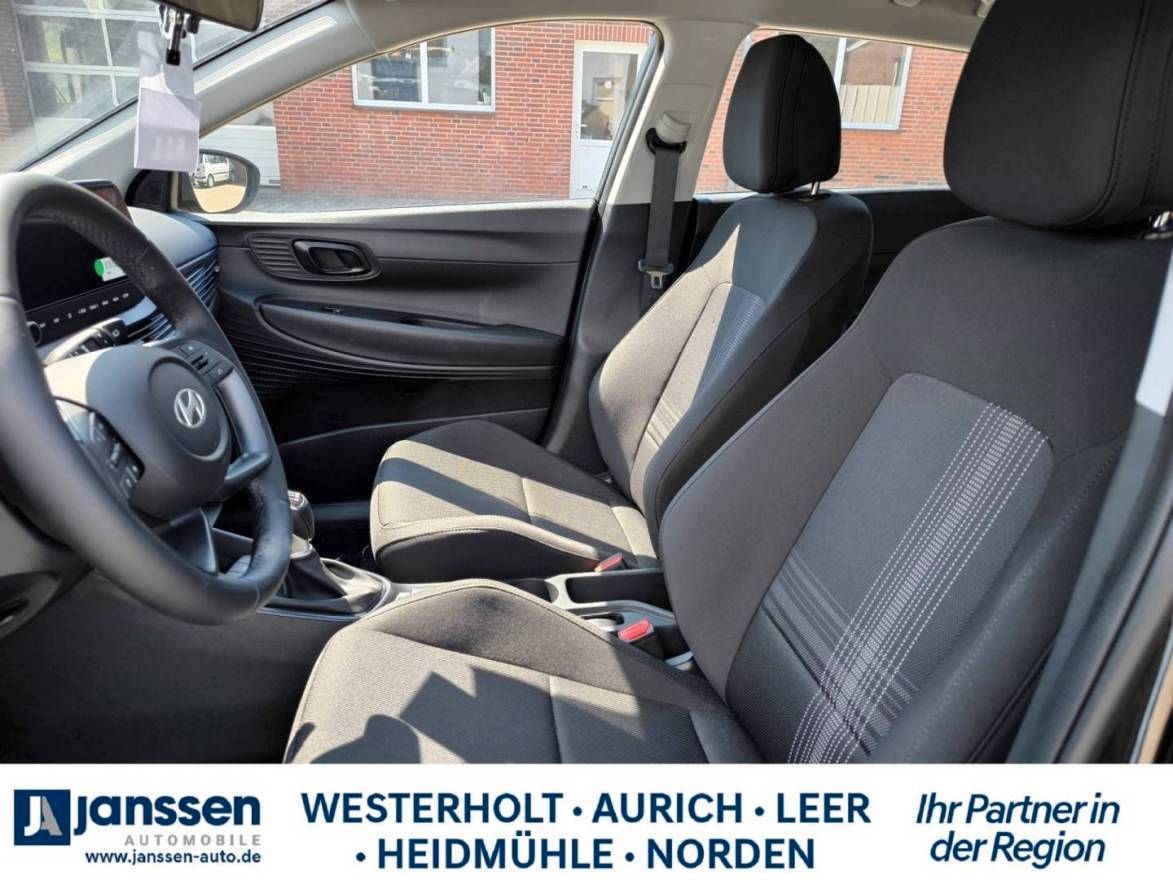 Fahrzeugabbildung Hyundai BAYON Select PDC Klima Start-Stopp Rückfahrkame