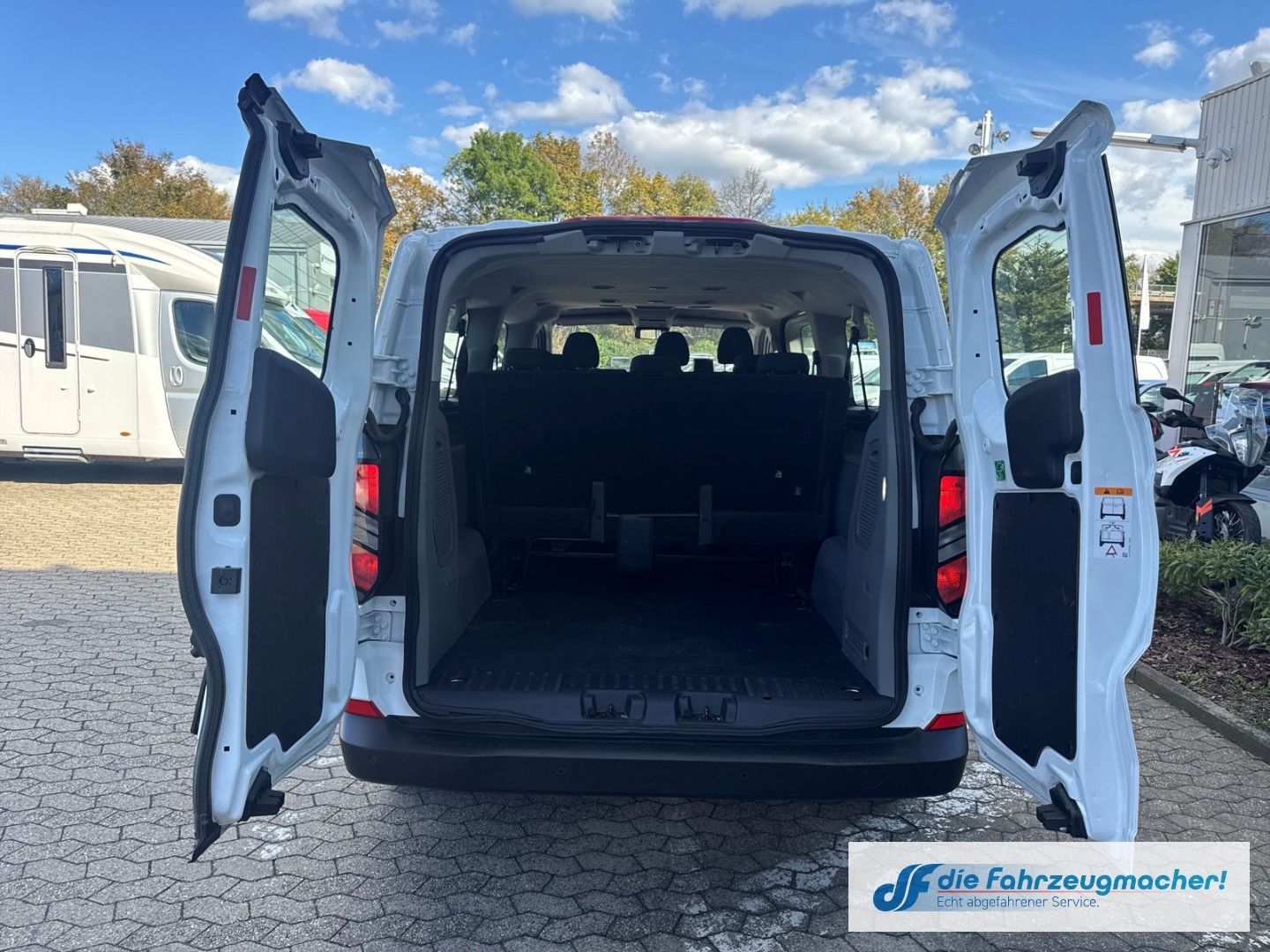 Fahrzeugabbildung Ford Transit Custom Kombi 320 L2 FWD Trend *SEITENSCH