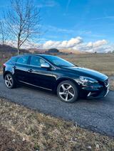 Volvo V40 D4 R-Design - Volvo V40 Limousine R design mit Diesel-Antrieb