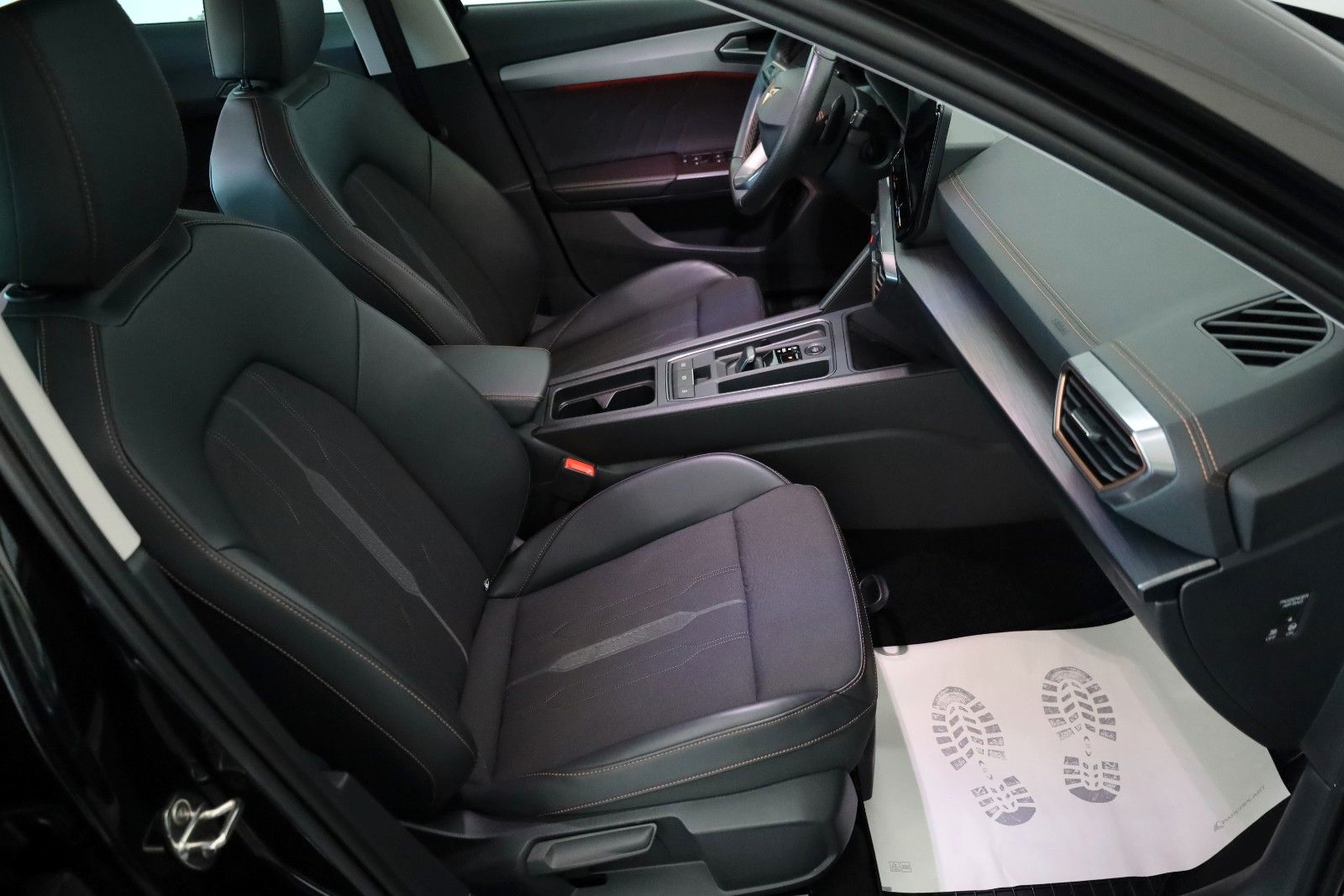 Fahrzeugabbildung CUPRA Formentor e-Hybrid T.Leder,Navi,LED,ACC,AppleCar