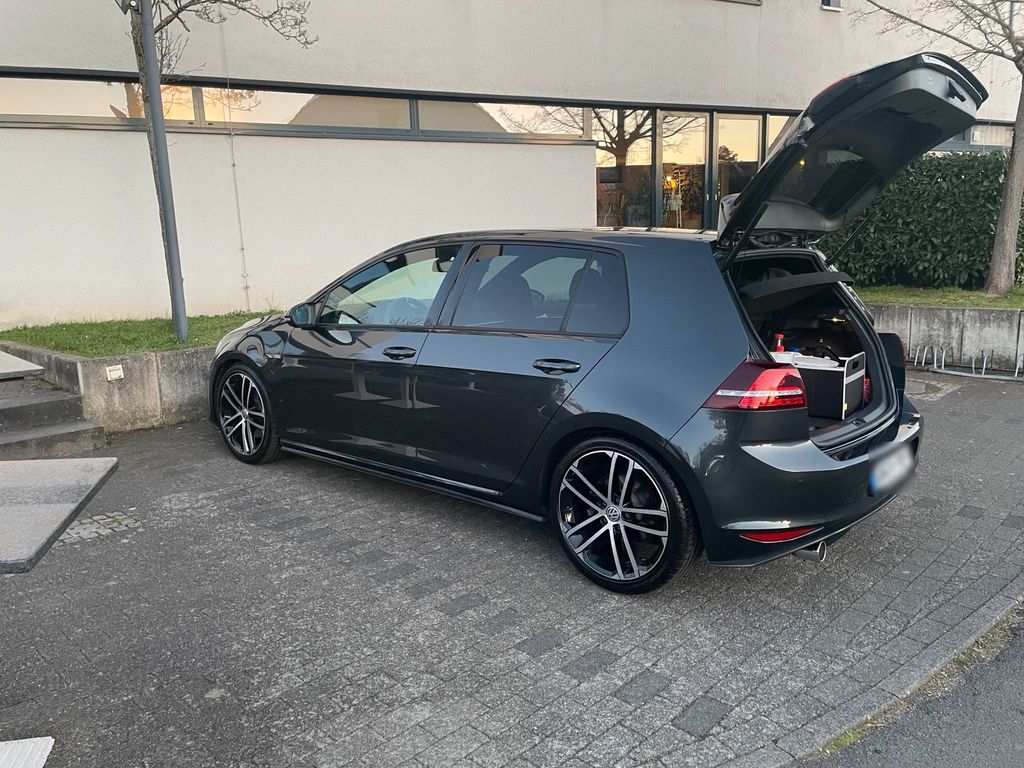 Image of Volkswagen Golf