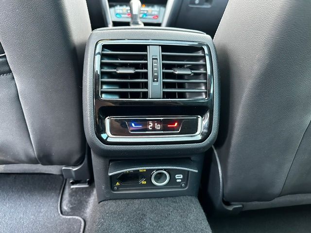 Passat Var R-Line TDi DSG PANO Standh Navi Matri