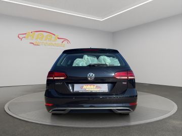 Volkswagen Golf - 6
