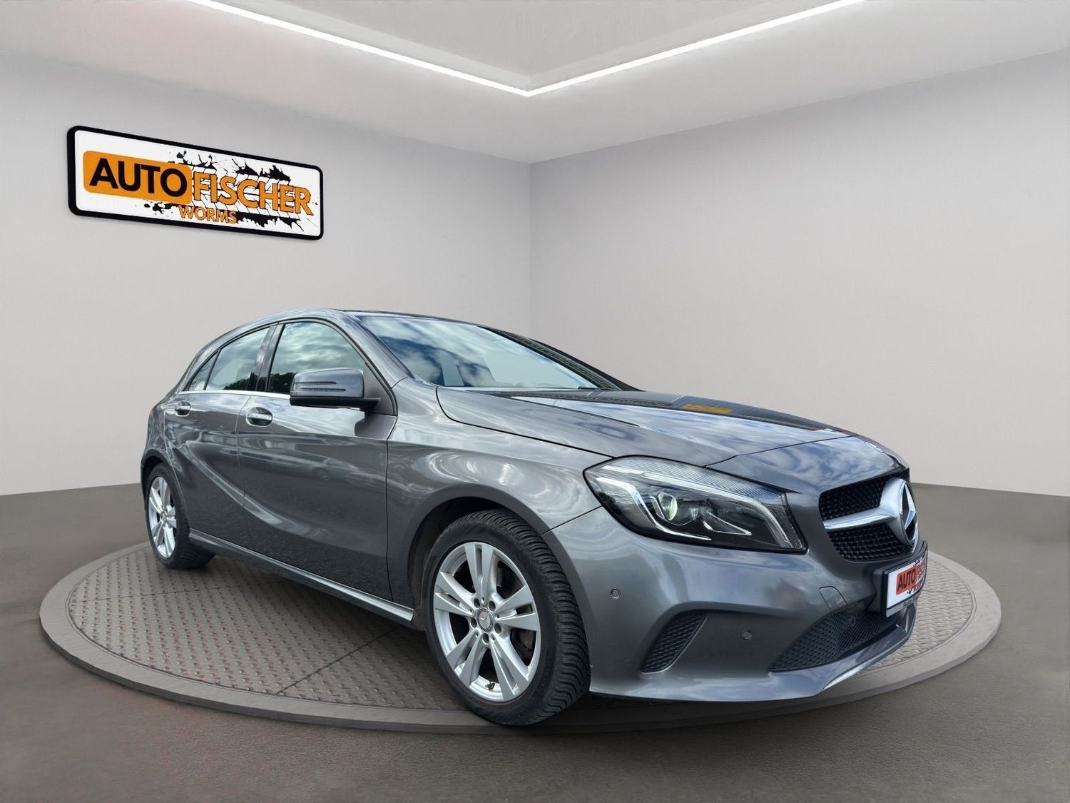 MERCEDES-BENZ A 180