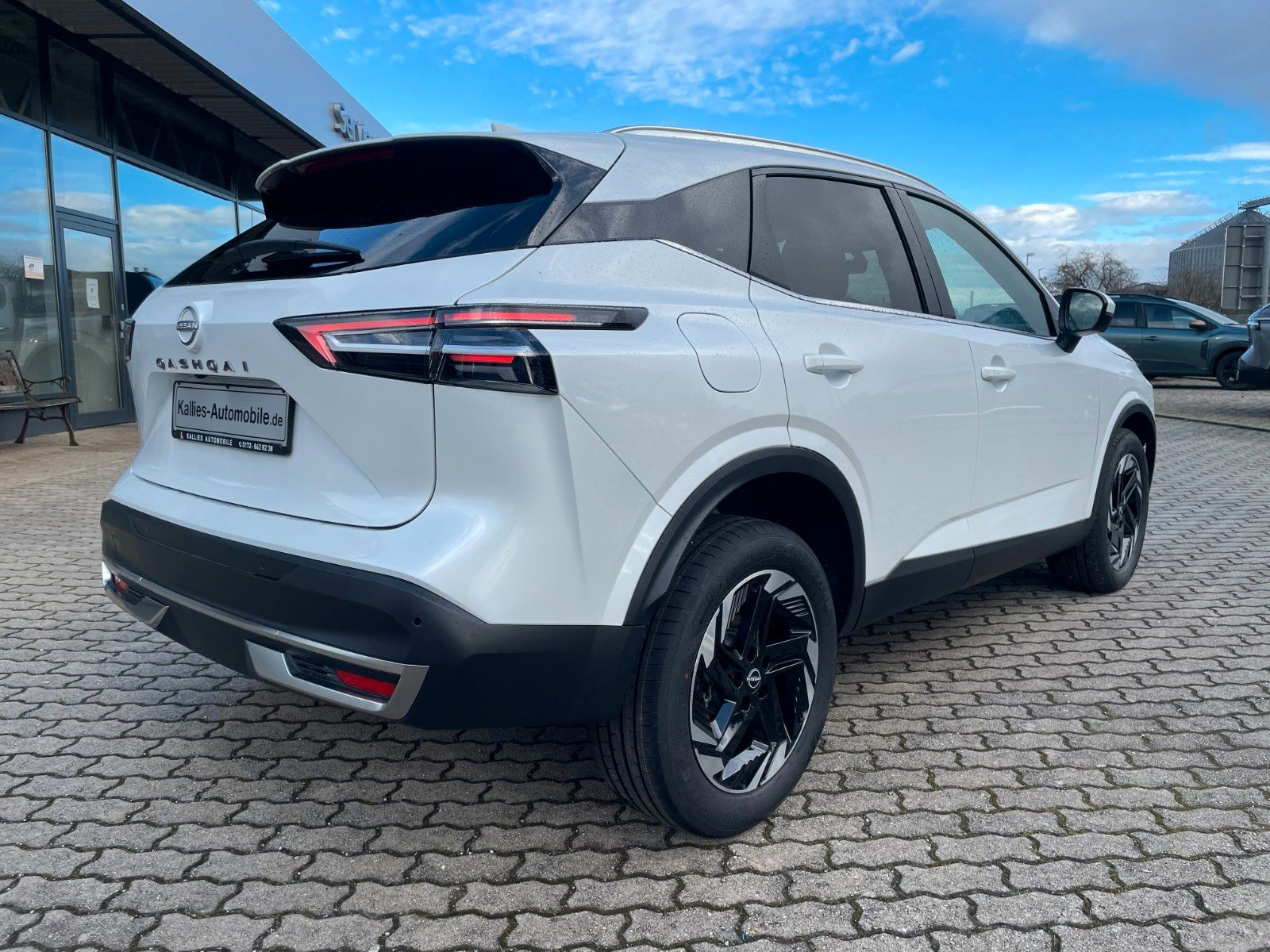 Fahrzeugabbildung Nissan Qashqai 1.3 DIG-T MHEV AT N-Connecta WINTERPAKET