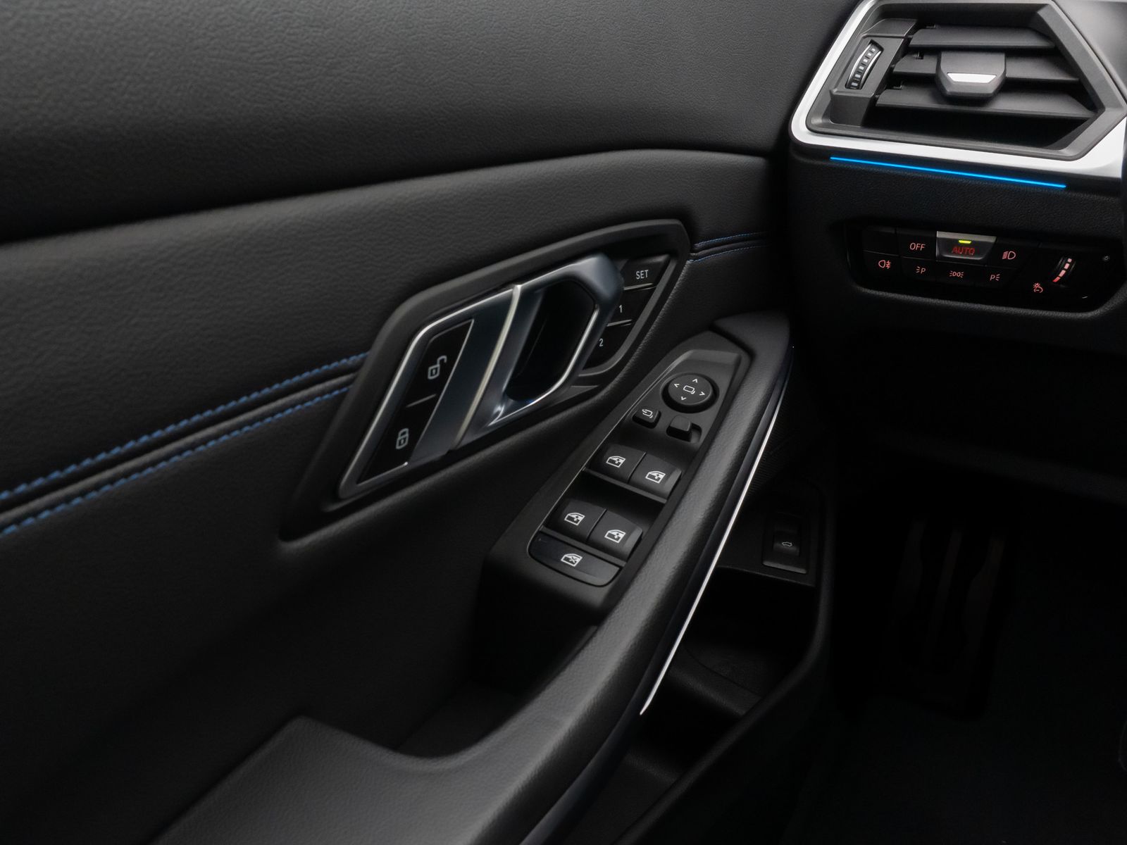 Fahrzeugabbildung BMW M340d Panorama Kamera HUD DAB H/K AHK Komfort