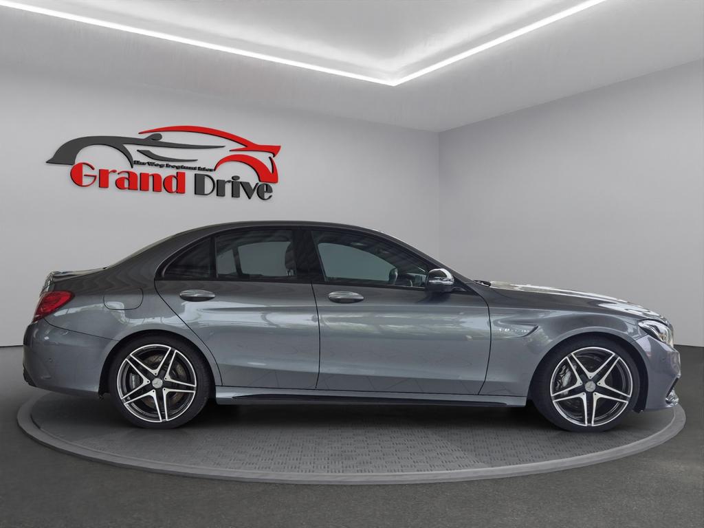 Mercedes-Benz C 63 AMG