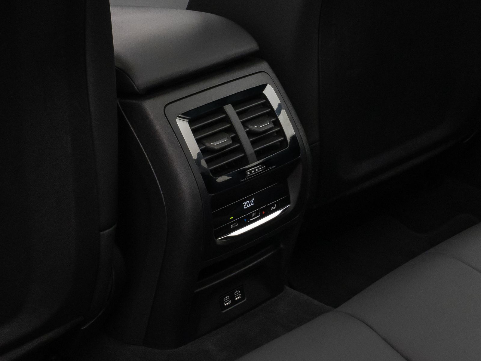 Fahrzeugabbildung BMW X3 xD30e Panorama Kamera Laser HUD DAB HiFi 18"