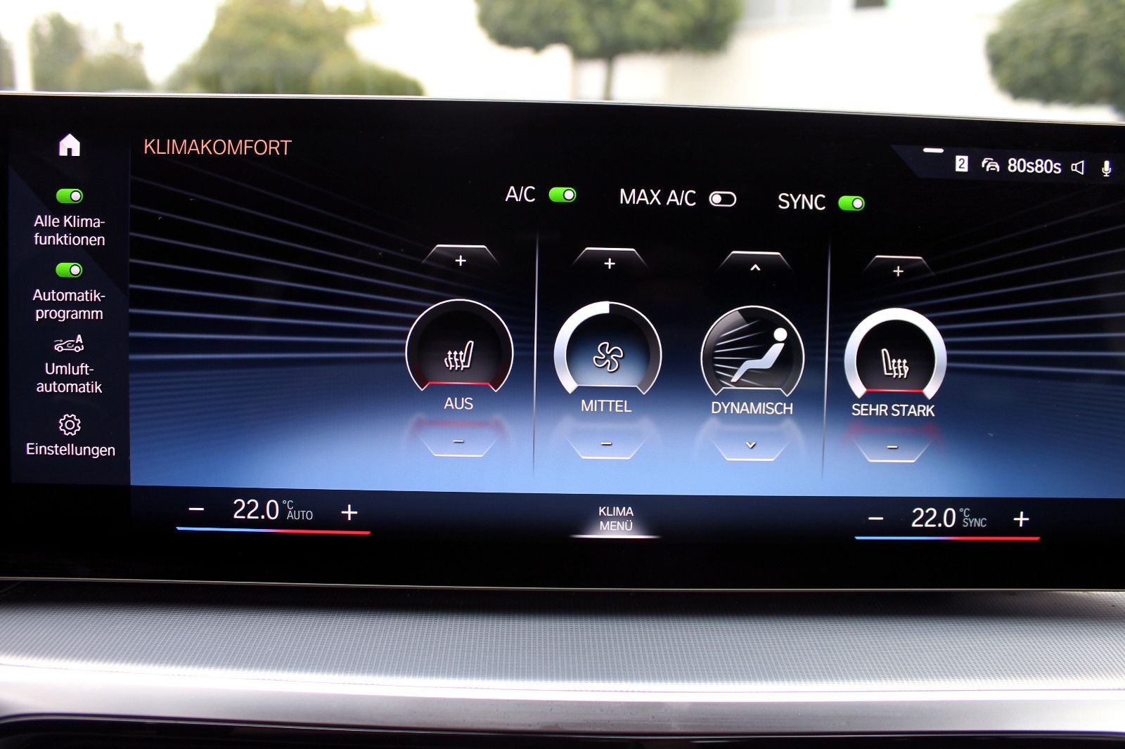 Fahrzeugabbildung BMW 318d Touring Steptr. LED ACC KAM AHK NAV CarPlay