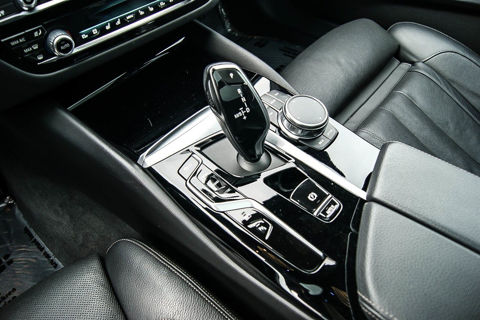 BMW 530 e Touring BANG&OLUFSEN PANORAMA HUD KAMERA foto 24