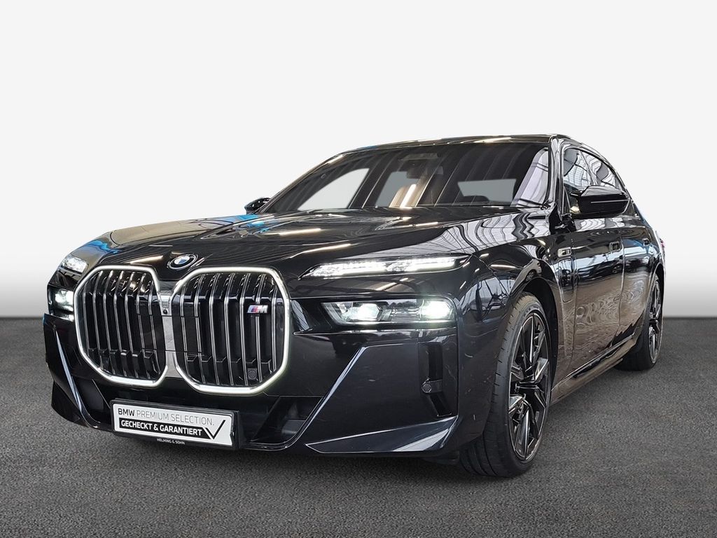 BMW M760e xDrive Limousine B&W Surround Massage AHK