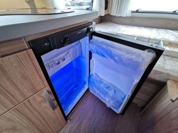 Fahrzeugabbildung HYMER / ERIBA / HYMERCAR FEELING 425 2023