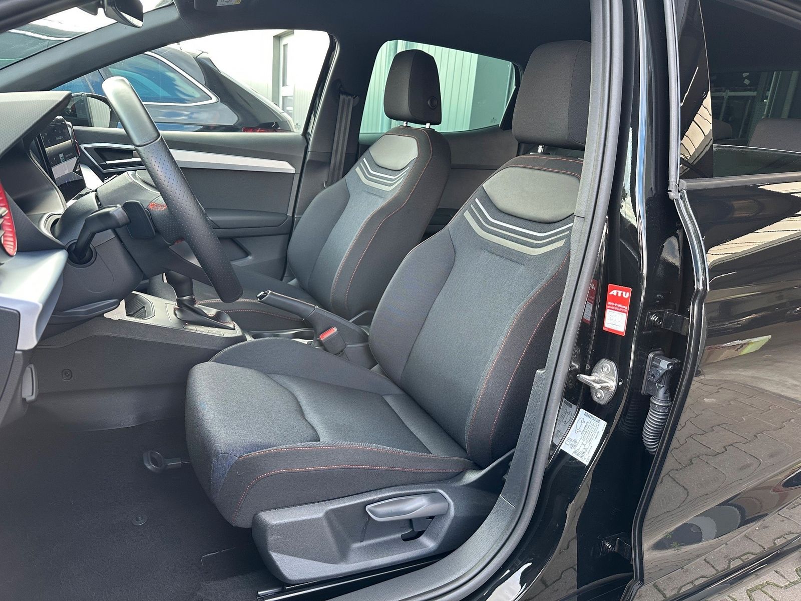 Fahrzeugabbildung SEAT Ibiza FR 1.0 TSI DSG NAV+LED+PDC+DAB+GANZJAHRES