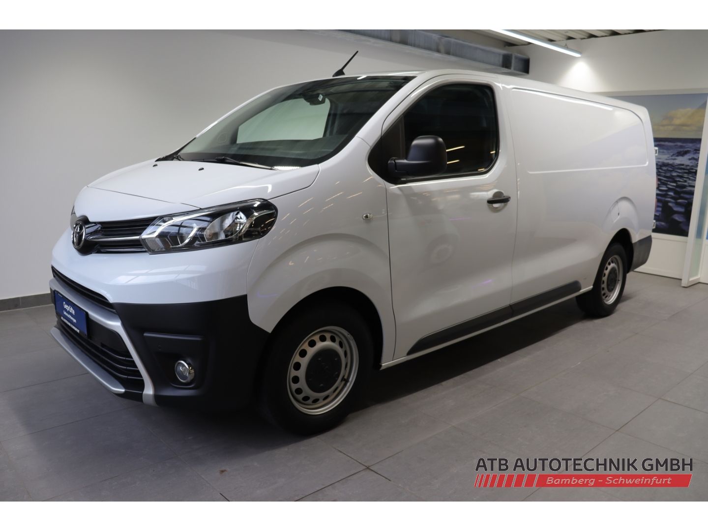 Fahrzeugabbildung Toyota Proace L2 2.0l Kasten Comfort + Navi + AHK