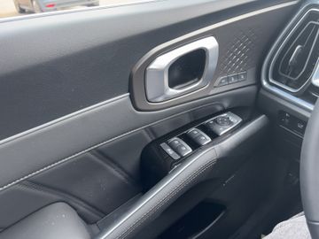 Kia SORENTO PE 1.6T HEV AWD PLATINUM 360°Head-Up