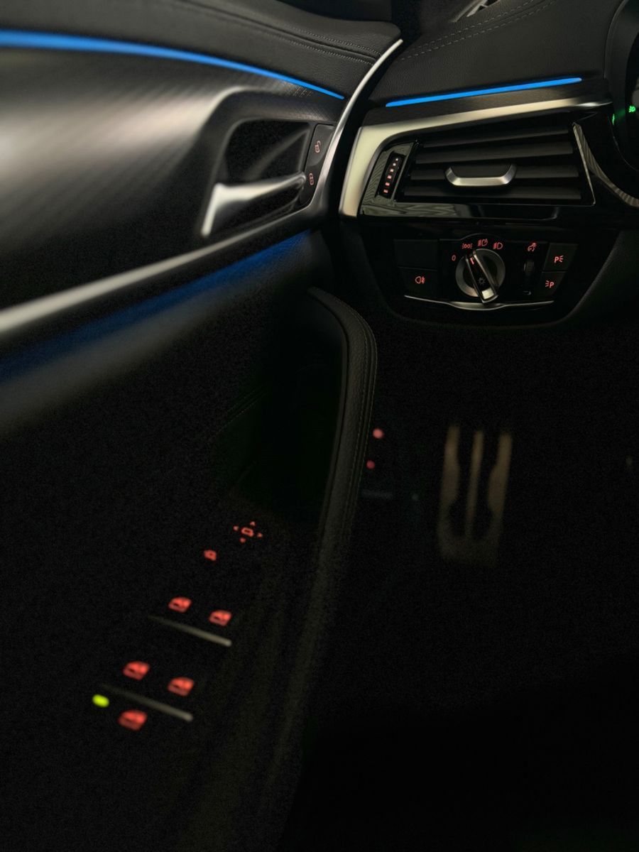 Fahrzeugabbildung BMW 530e xD M Sport Kamera Laser HUD DAB HiFi Komfor