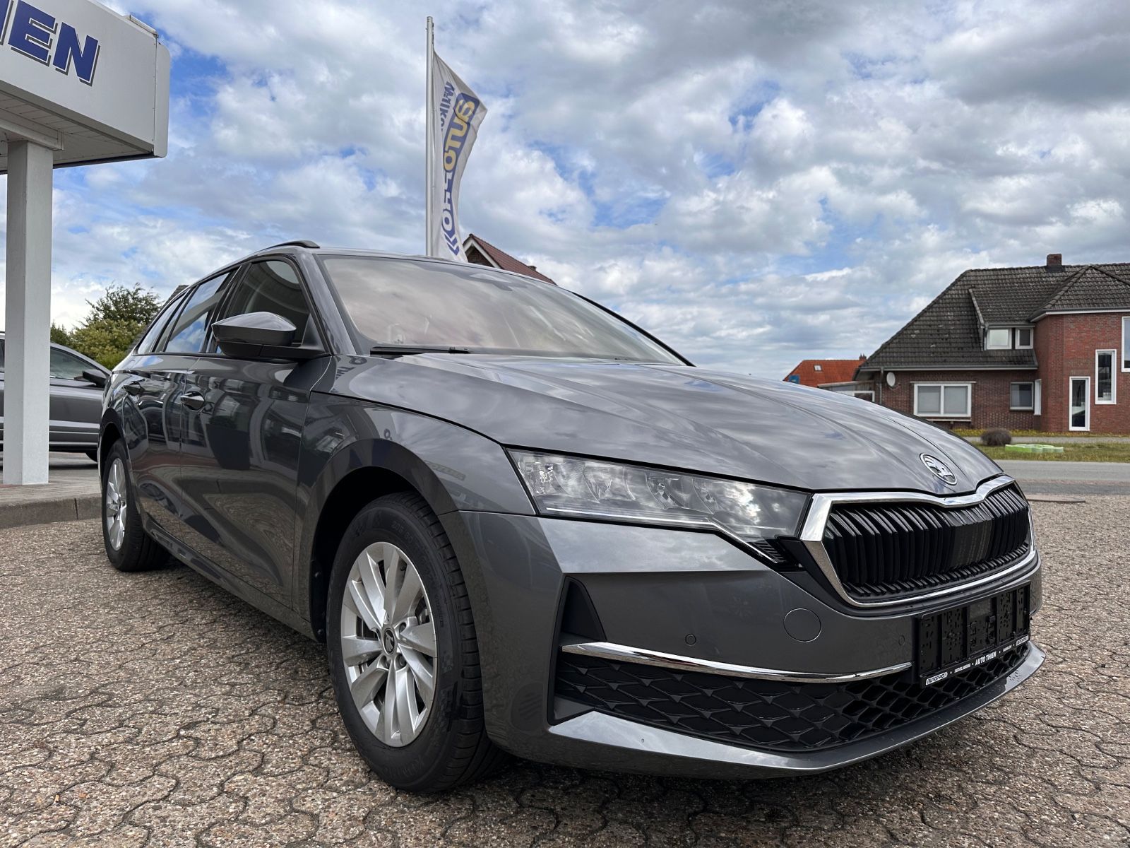 Fahrzeugabbildung SKODA Octavia Combi 1.5 TSI Selection DSG LED/ACC/APP