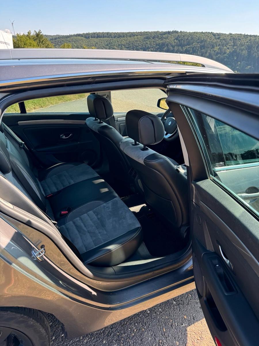 Renault Laguna 2011 — photo 13