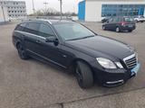 Mercedes-Benz E 200 CGI T BlueEFFICIENCY -