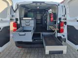 Opel Vivaro Edition M Navi Standhzg Regale Kamera - Opel Abschleppwagen