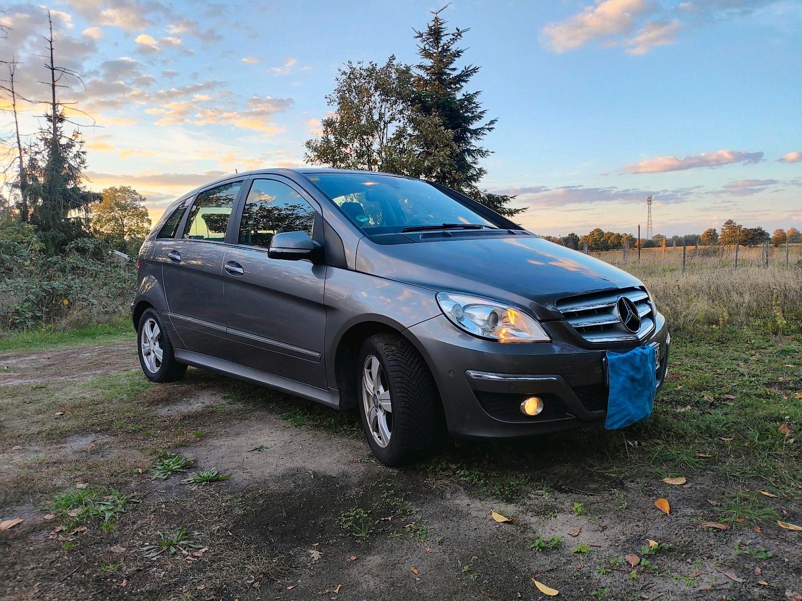 Mercedes-Benz B 200