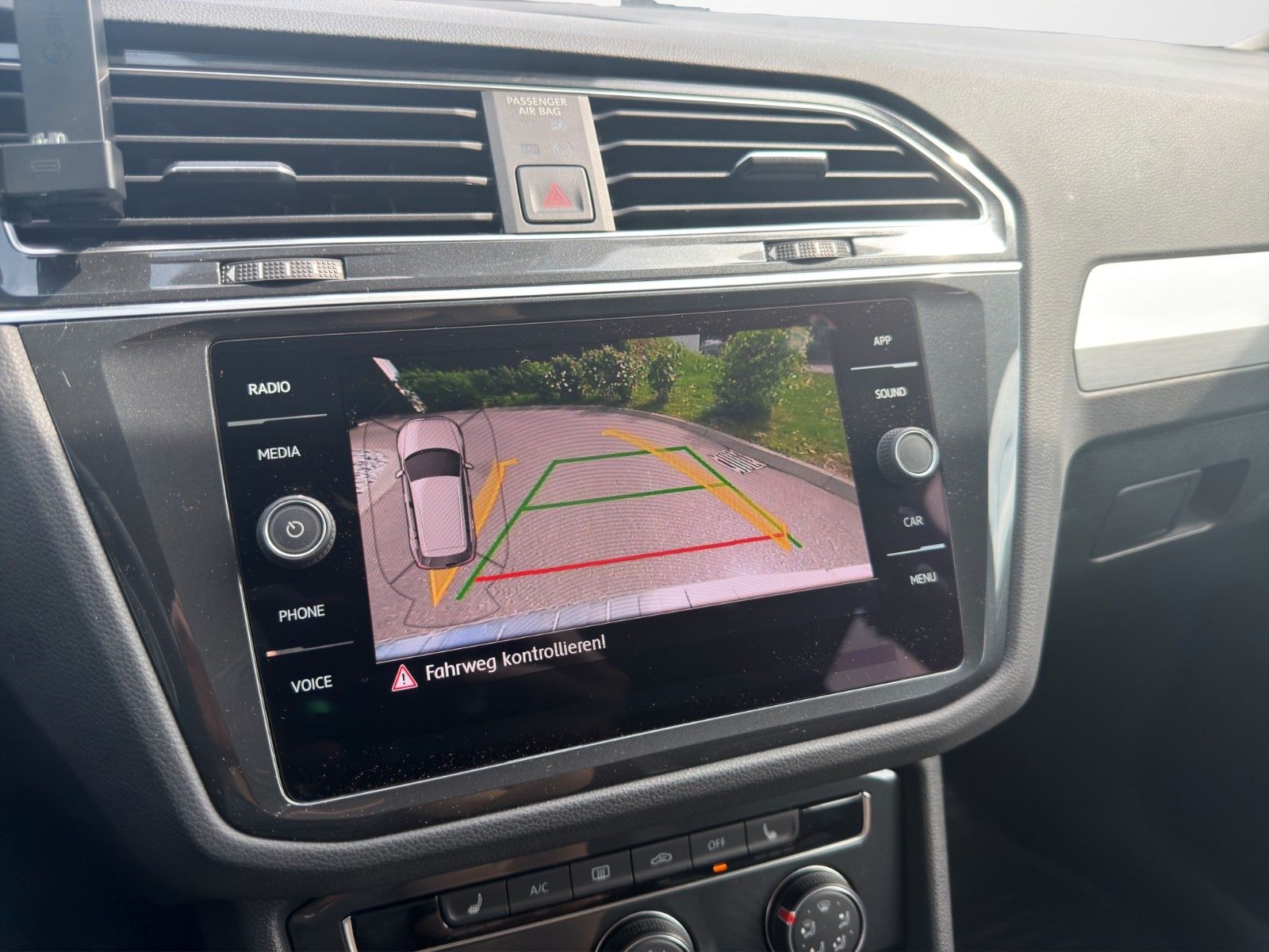 Volkswagen Tiguan Comfortline SHZ KLIMA SPUR.A AHK CAM foto 16