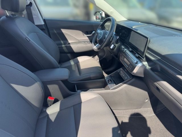 Fahrzeugabbildung Hyundai KONA Prime Elektro 2WD 65 HUD El. Panodach Navi