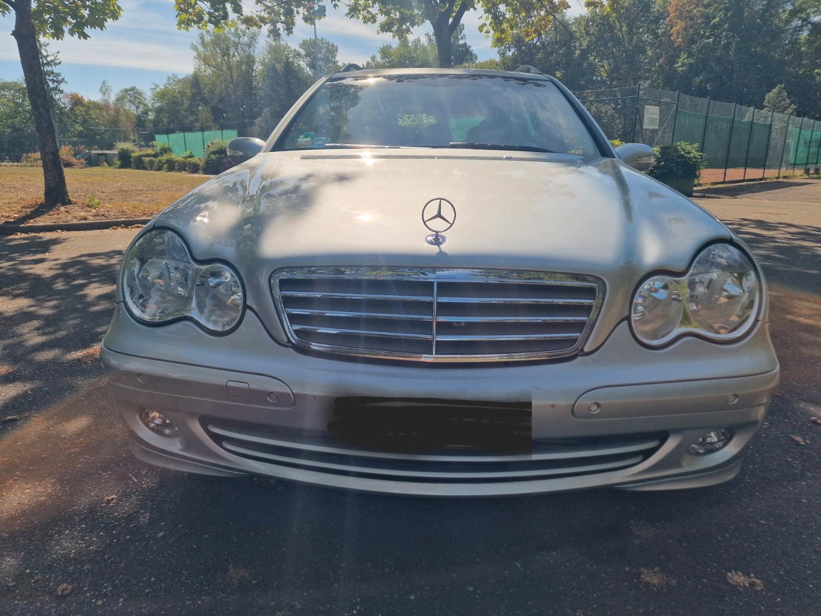 Mercedes-Benz C200 2004 — photo 9