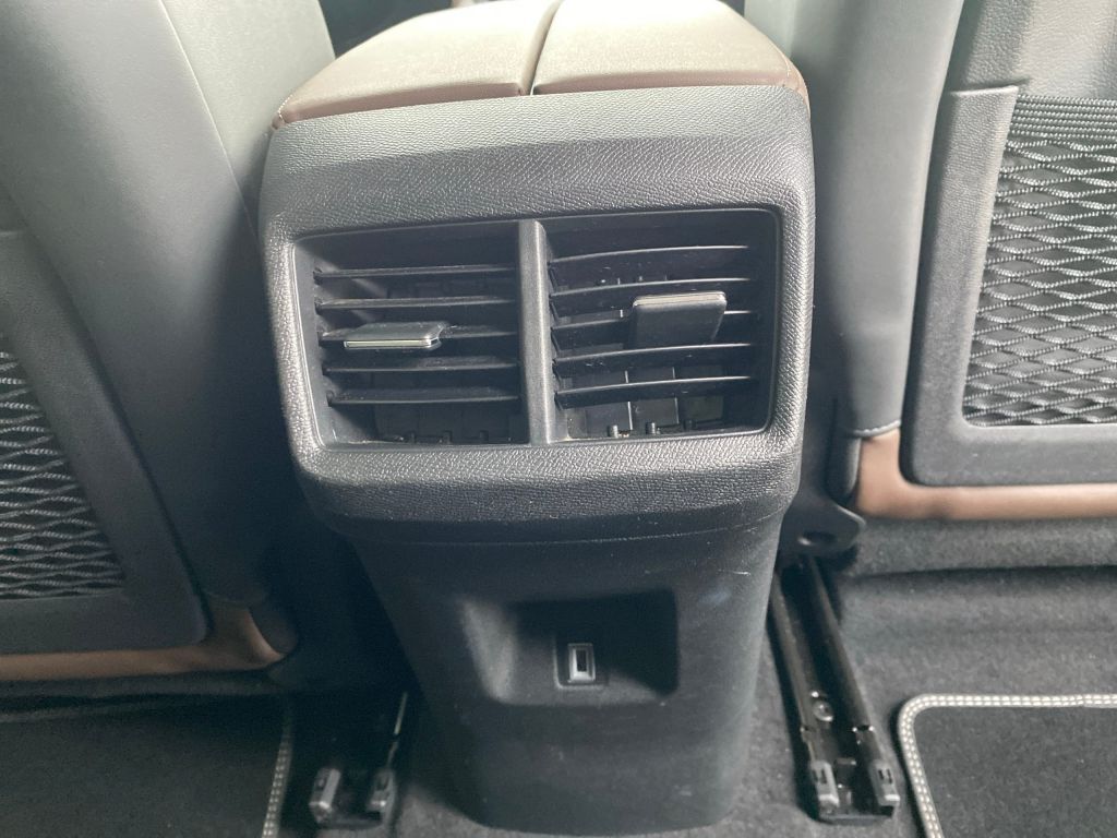 Fahrzeugabbildung Citroën C5 Aircross Hybrid 225 *Automatik* SHINE PACK