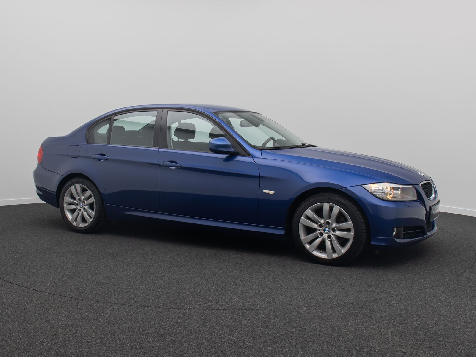 Fahrzeugabbildung BMW 318i Tempomat XenonPDC Komfort Sportsitz 17"WR