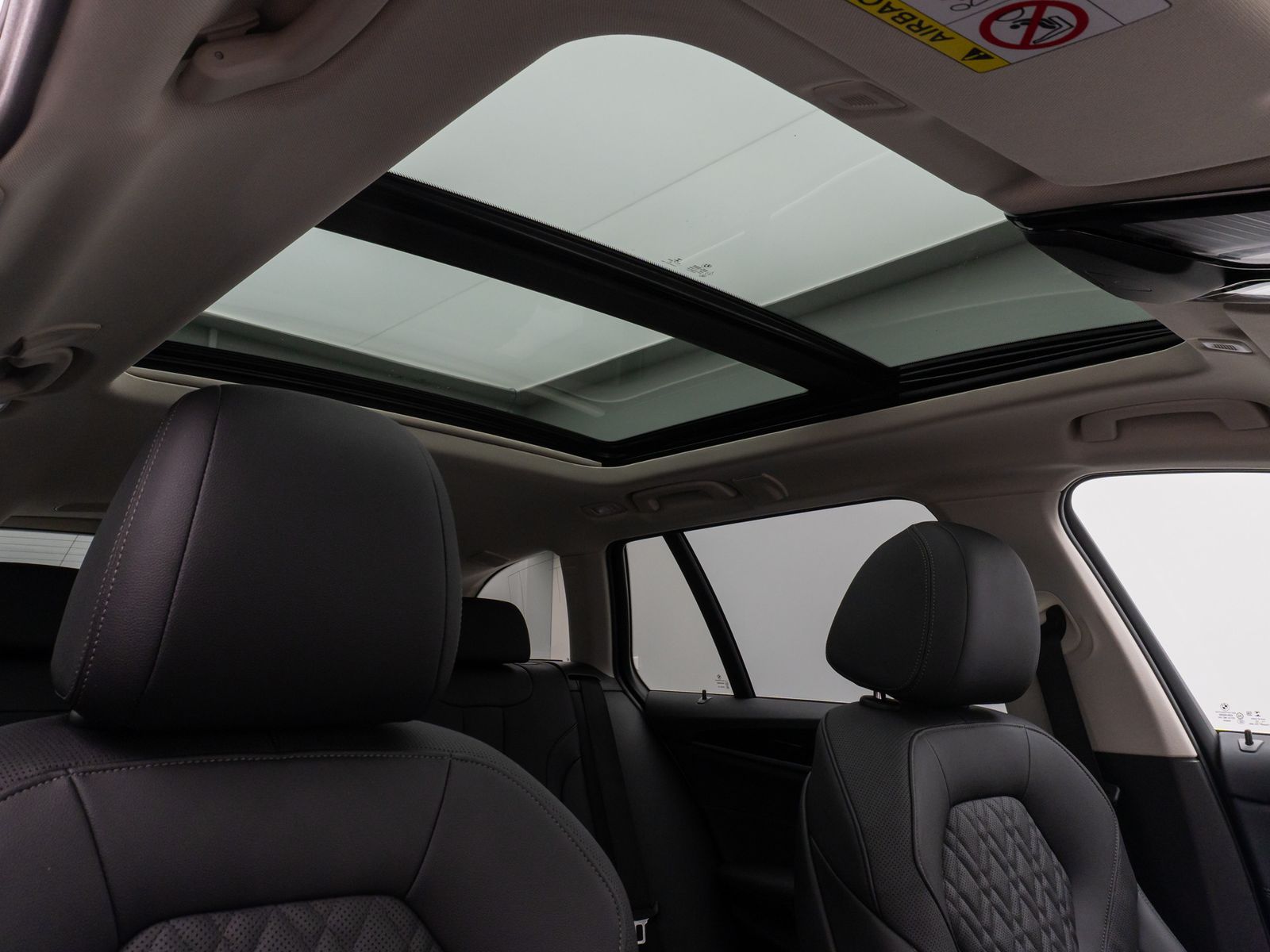 Fahrzeugabbildung BMW 520d Panorama Kamera DAB HiFi ACC Alarm M Sport